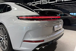 harmaa Porsche Panamera 2026 kuva 29.