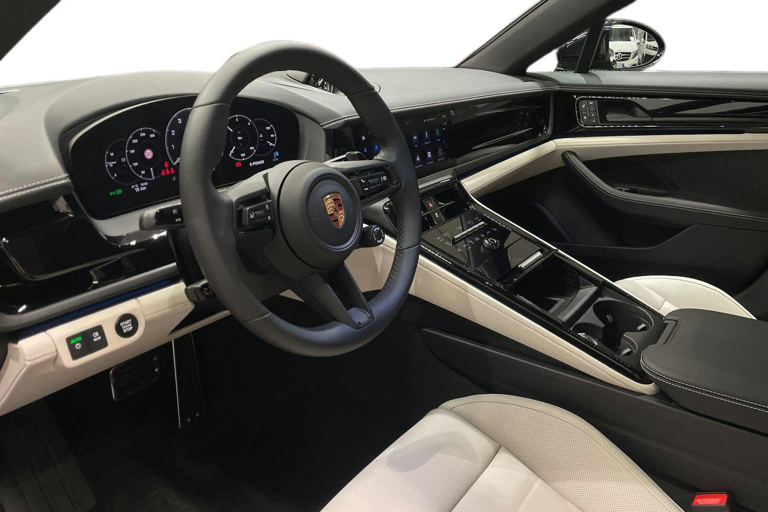 musta Porsche Panamera 2026 kuva 6.