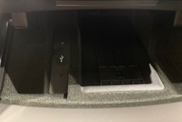 musta Porsche Panamera 2026 kuva 13.