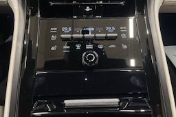 musta Porsche Panamera 2026 kuva 14.