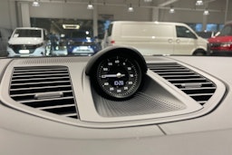 musta Porsche Panamera 2026 kuva 16.