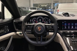 musta Porsche Panamera 2026 kuva 19.