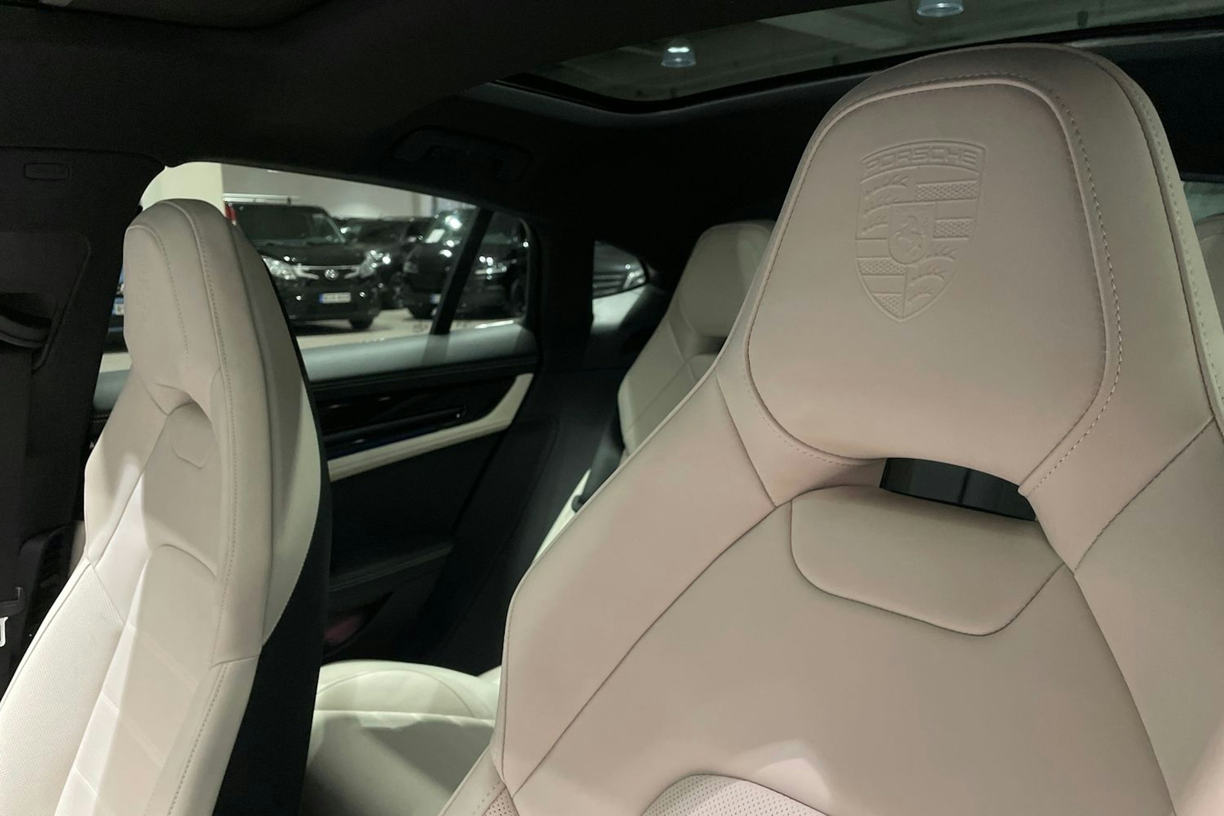 musta Porsche Panamera 2026 kuva 25.