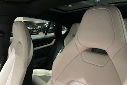 musta Porsche Panamera 2026 kuva 25.