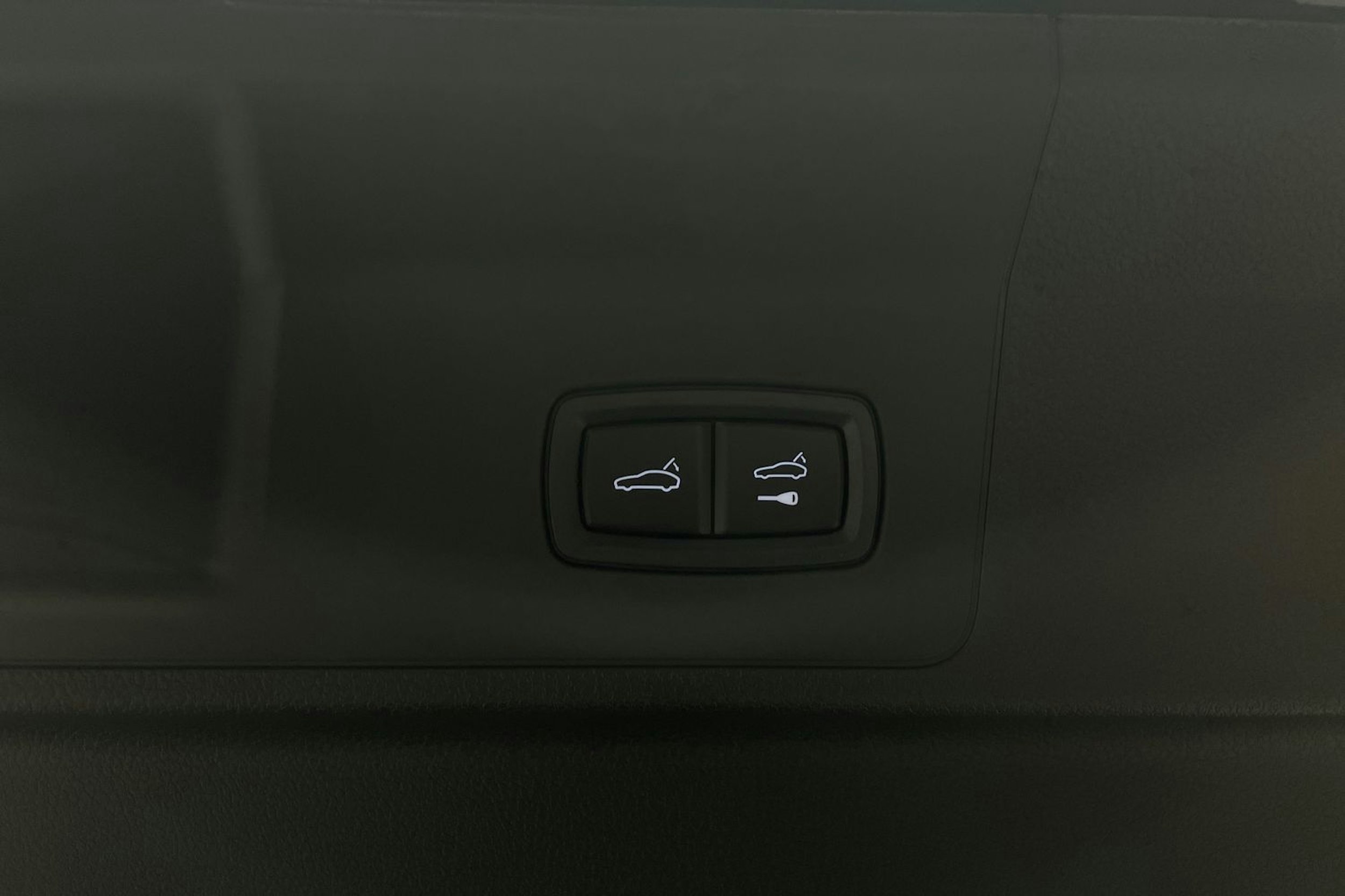 musta Porsche Panamera 2026 kuva 27.