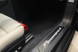 musta Porsche Panamera 2026 kuva 29.