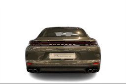 vihreä Porsche Panamera 2026 kuva 3.