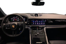 vihreä Porsche Panamera 2026 kuva 7.