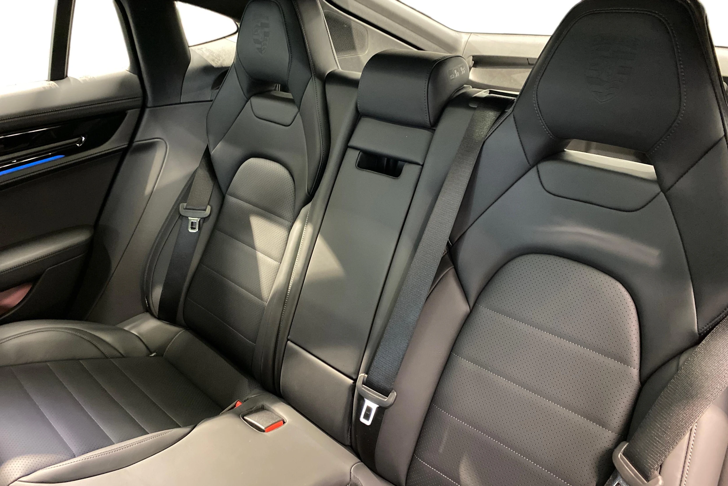 vihreä Porsche Panamera 2026 kuva 8.