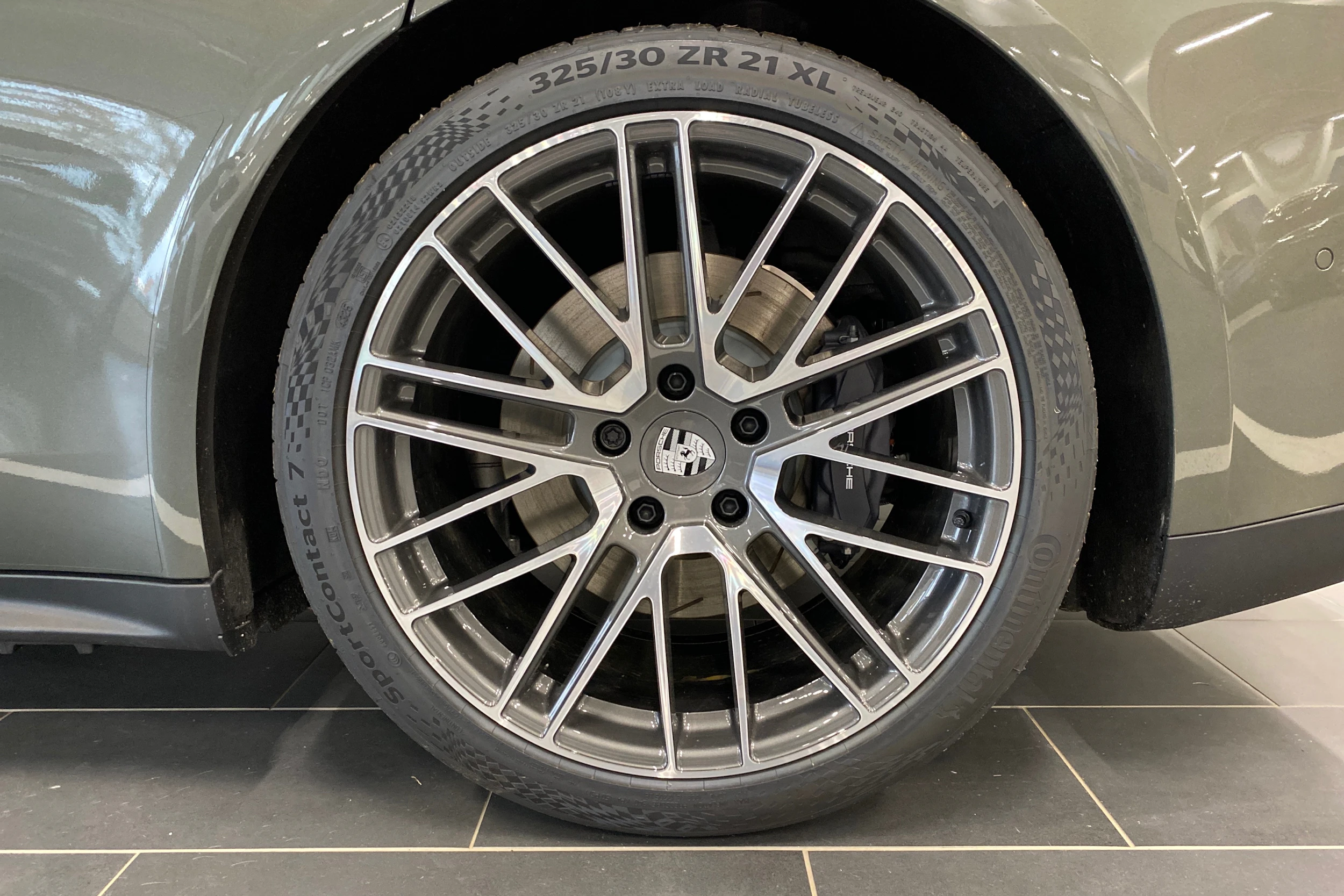 vihreä Porsche Panamera 2026 kuva 10.