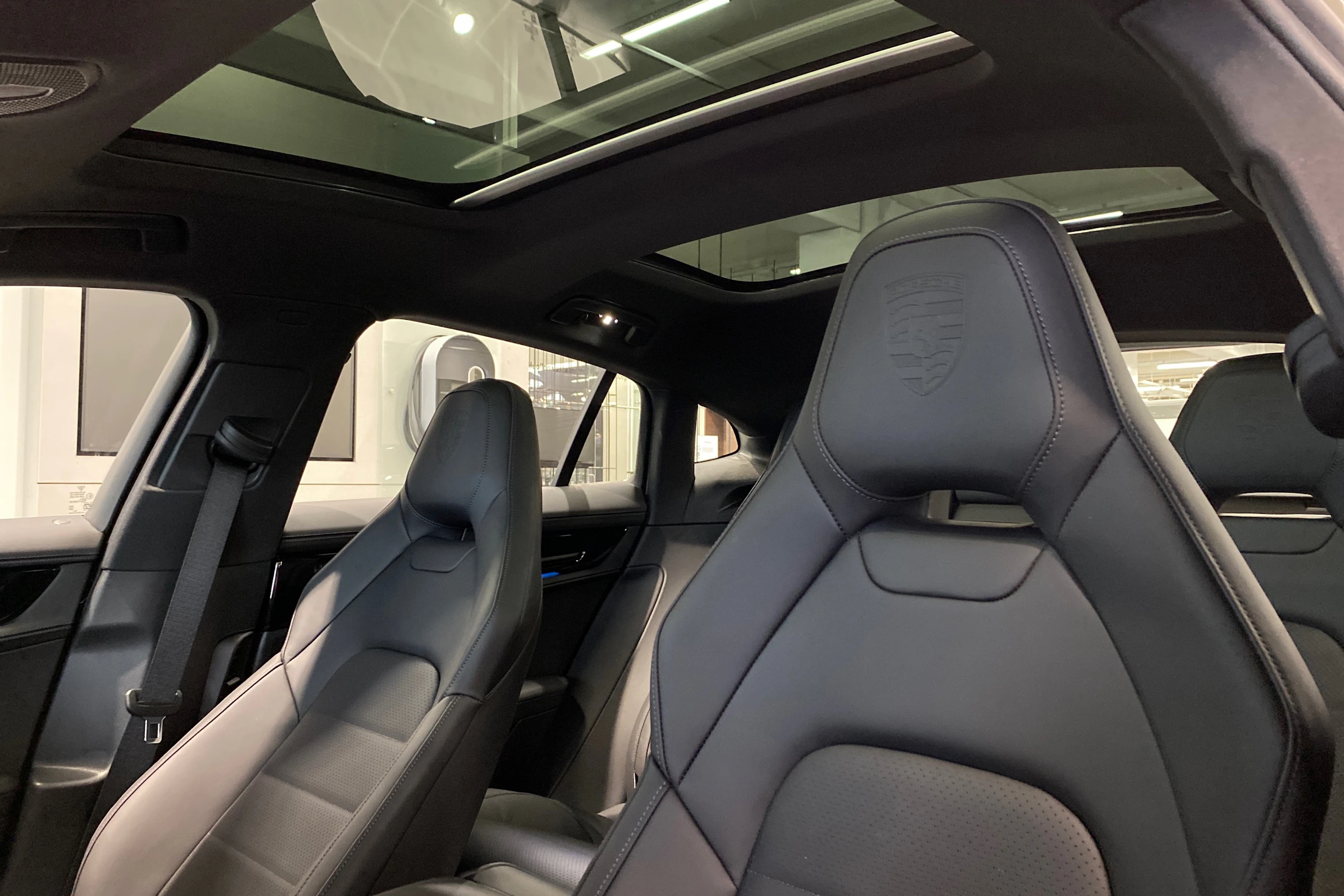 vihreä Porsche Panamera 2026 kuva 11.