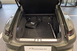 vihreä Porsche Panamera 2026 kuva 15.