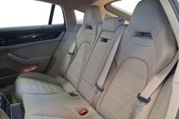 met. harmaa Porsche Panamera 2026 kuva 8.