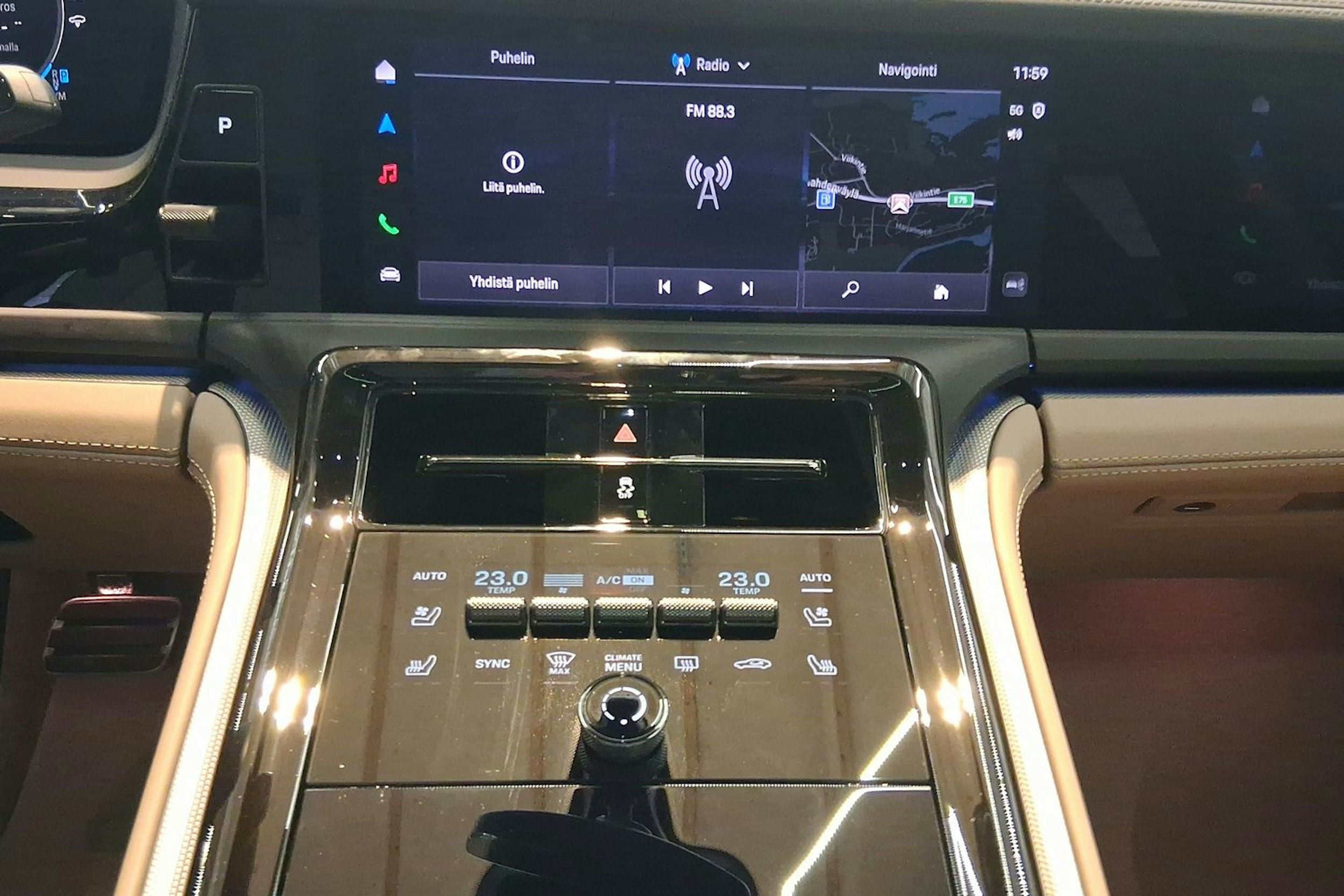 met. harmaa Porsche Panamera 2026 kuva 16.