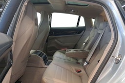 met. harmaa Porsche Panamera 2026 kuva 21.