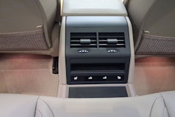 met. harmaa Porsche Panamera 2026 kuva 22.