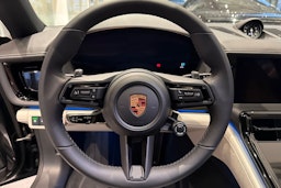 harmaa Porsche Panamera 2026 kuva 7.