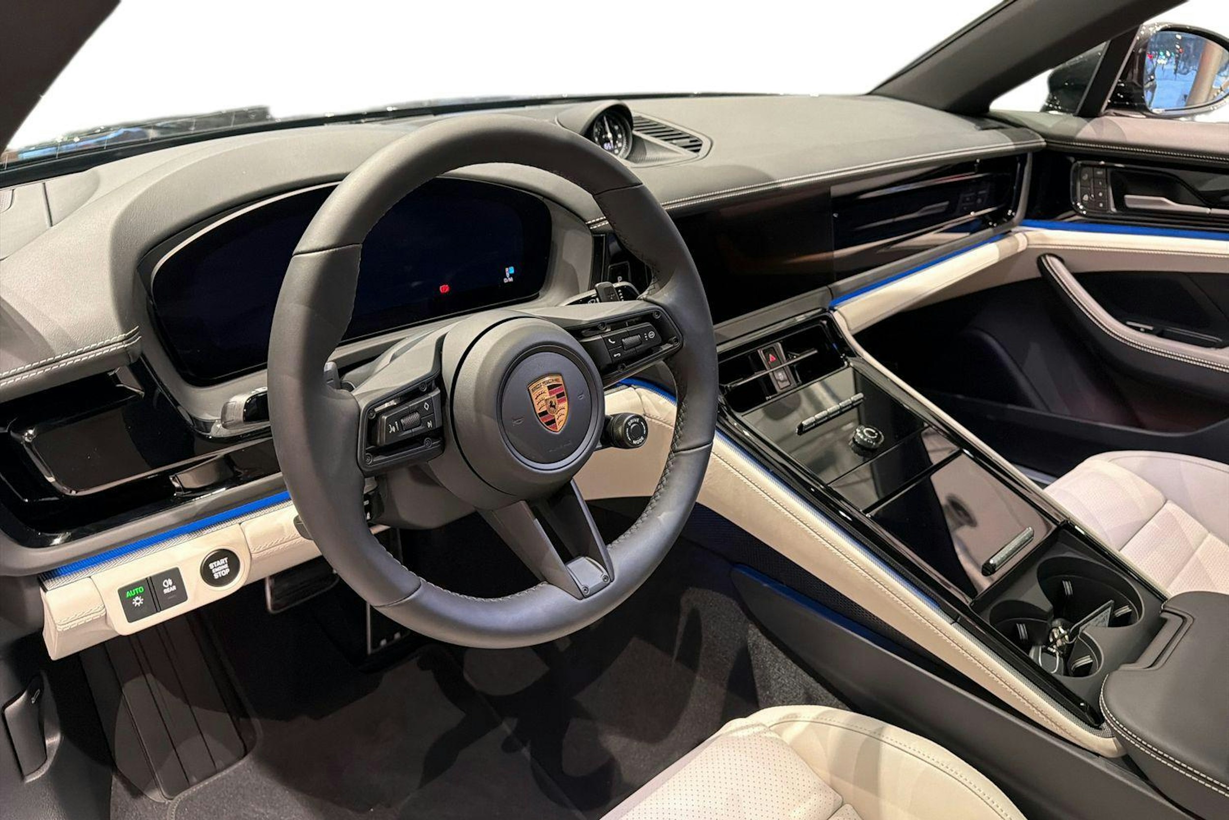harmaa Porsche Panamera 2026 kuva 8.