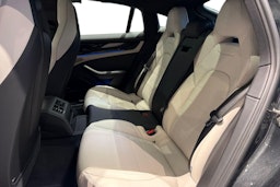 harmaa Porsche Panamera 2026 kuva 14.