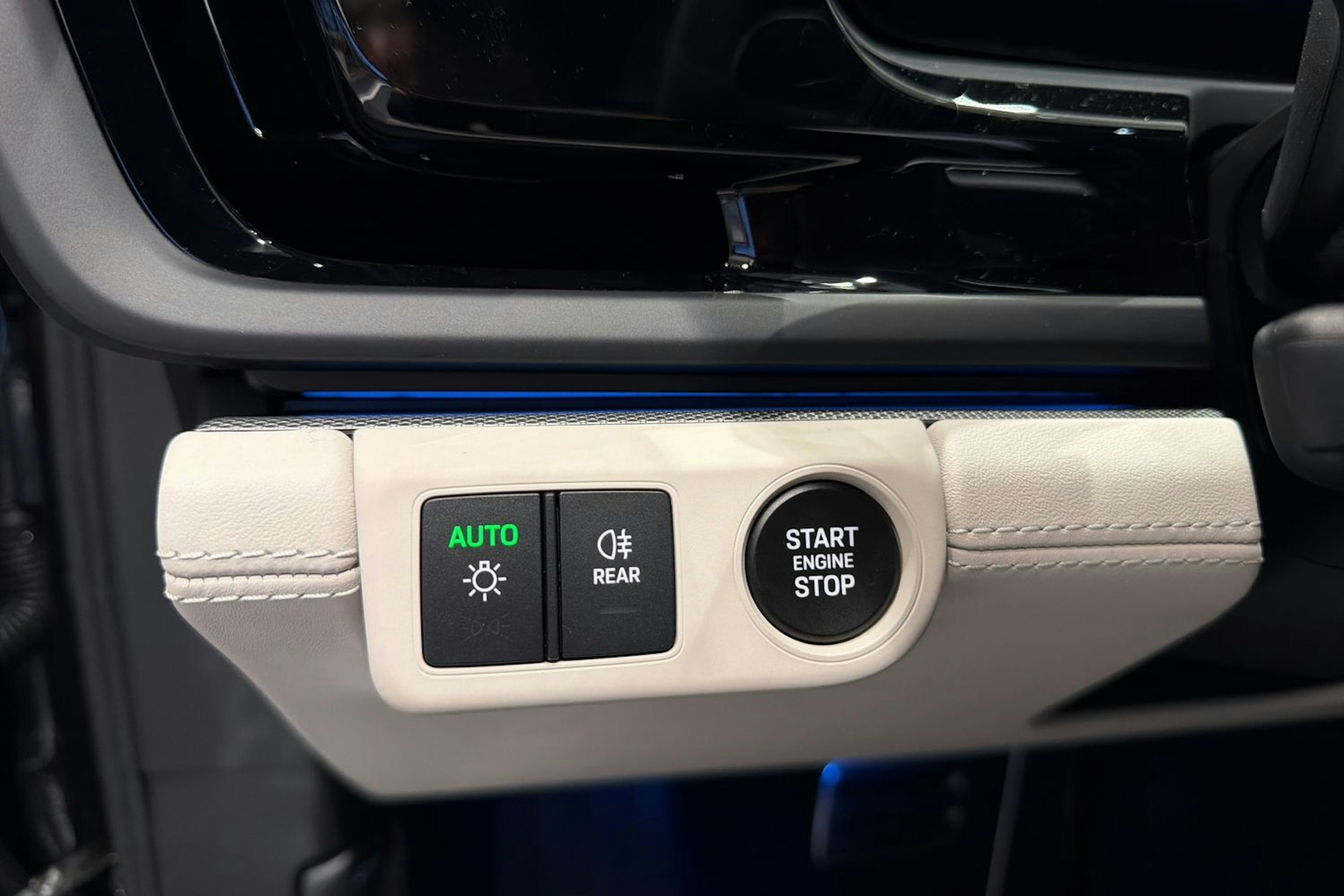 harmaa Porsche Panamera 2026 kuva 15.