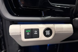 harmaa Porsche Panamera 2026 kuva 15.