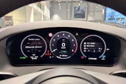 harmaa Porsche Panamera 2026 kuva 19.