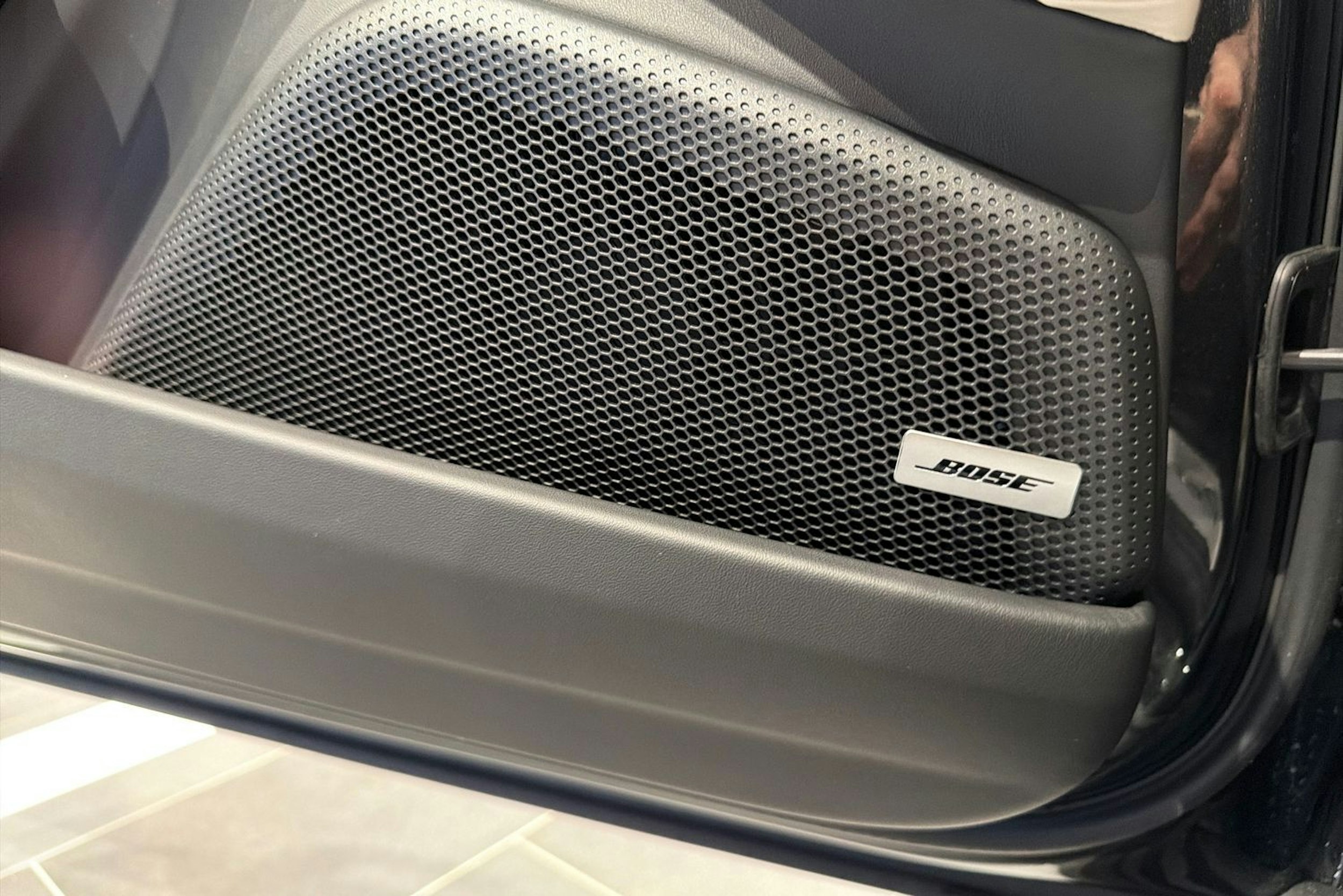 harmaa Porsche Panamera 2026 kuva 23.