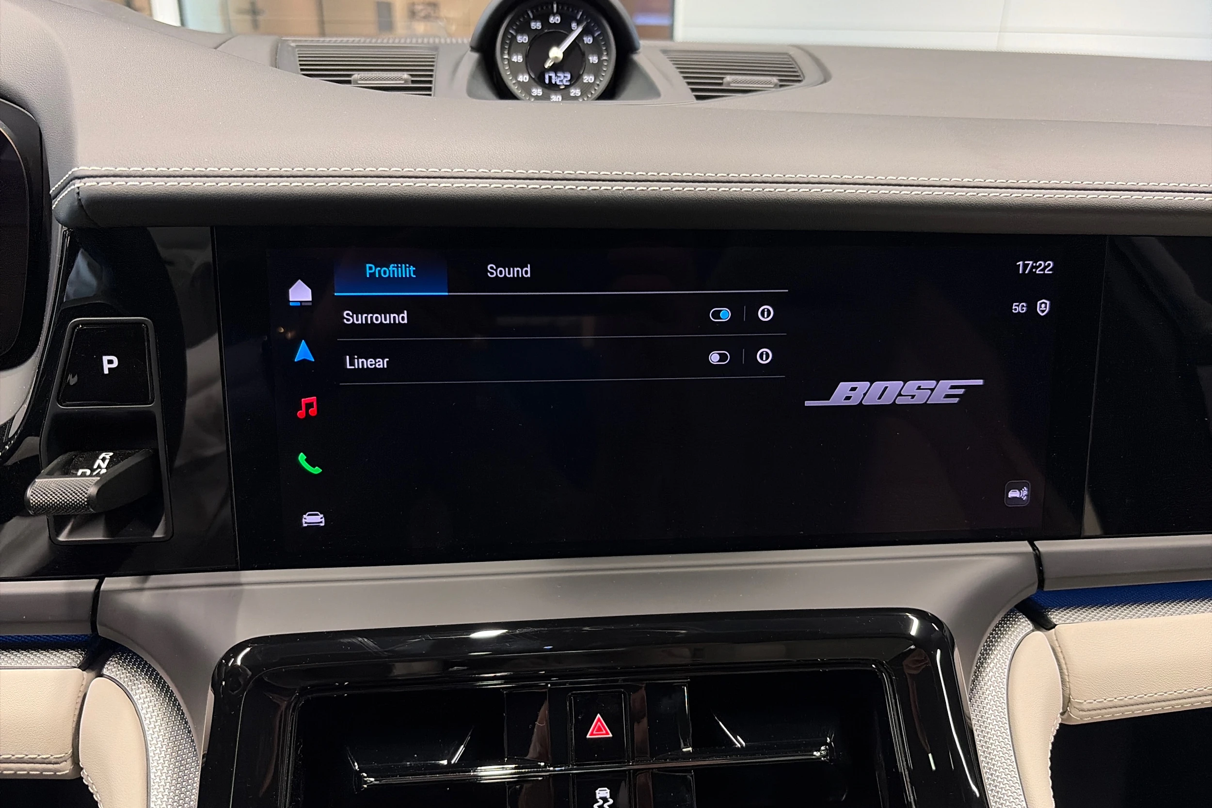 harmaa Porsche Panamera 2026 kuva 25.