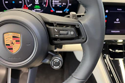 harmaa Porsche Panamera 2026 kuva 27.