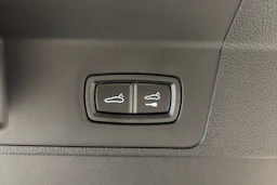 harmaa Porsche Panamera 2026 kuva 34.