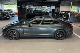 harmaa Porsche Panamera 2026 kuva 37.
