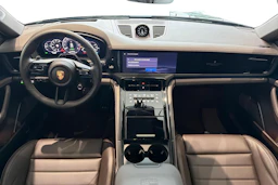 vihreä Porsche Panamera 2026 kuva 7.