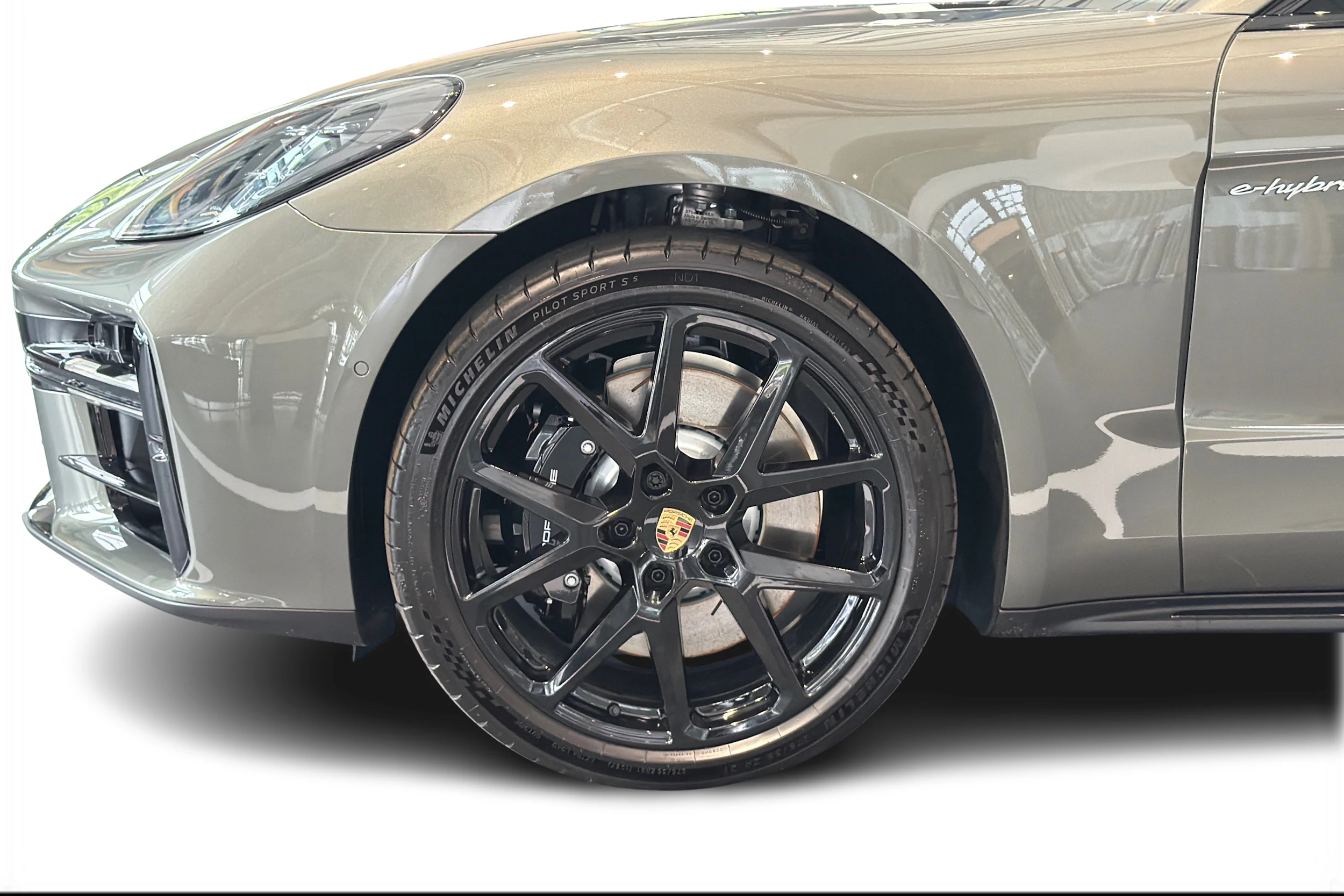 vihreä Porsche Panamera 2026 kuva 8.