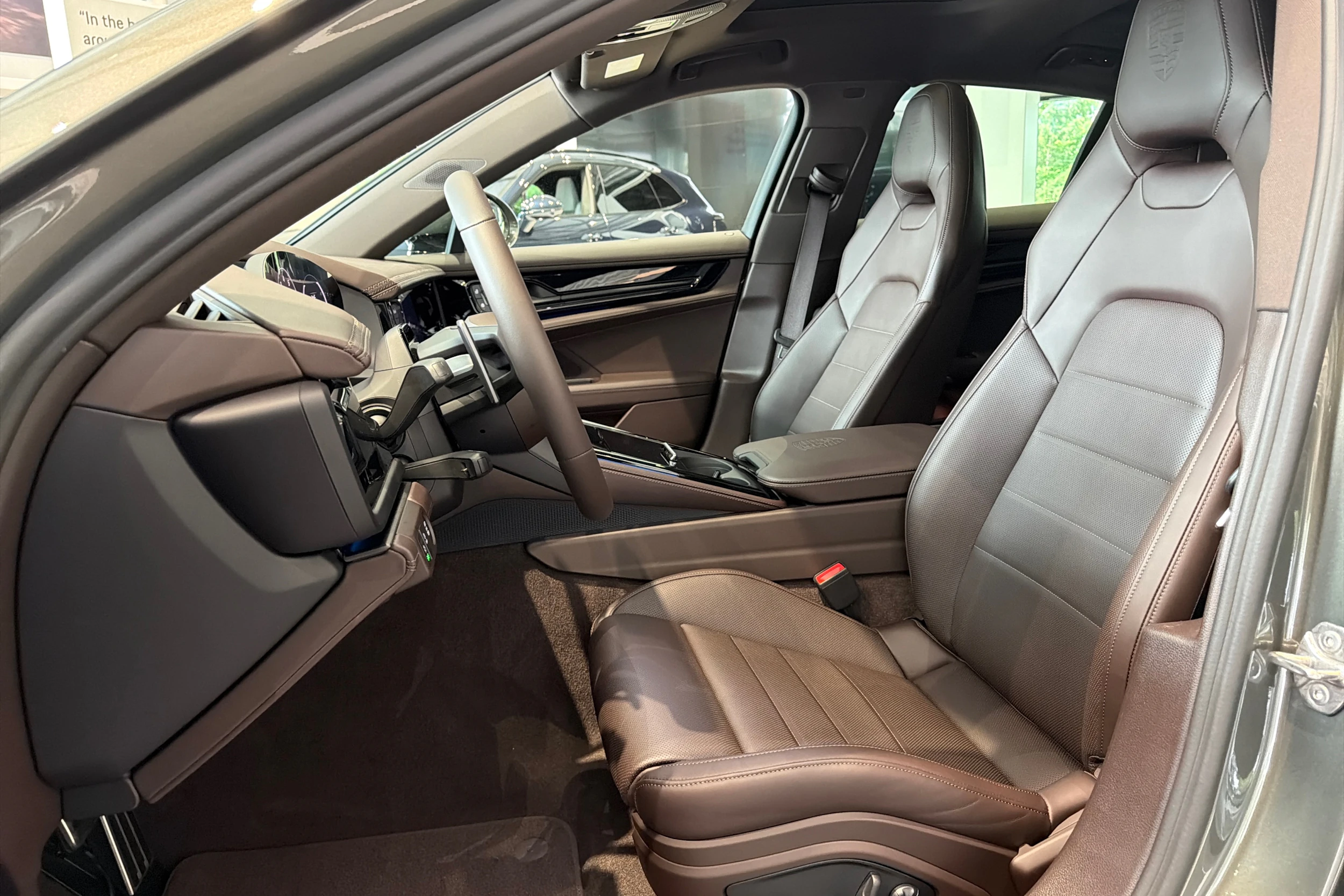 vihreä Porsche Panamera 2026 kuva 9.