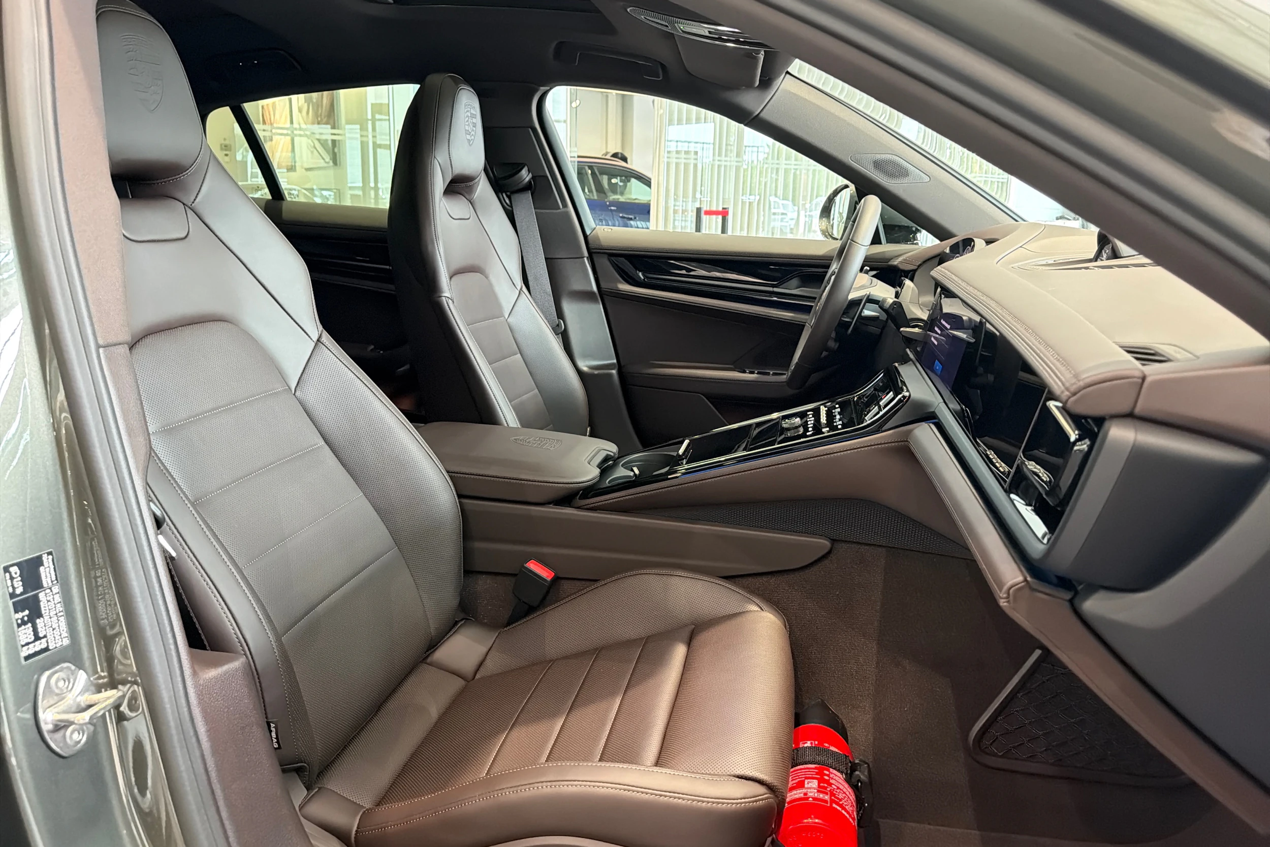vihreä Porsche Panamera 2026 kuva 11.