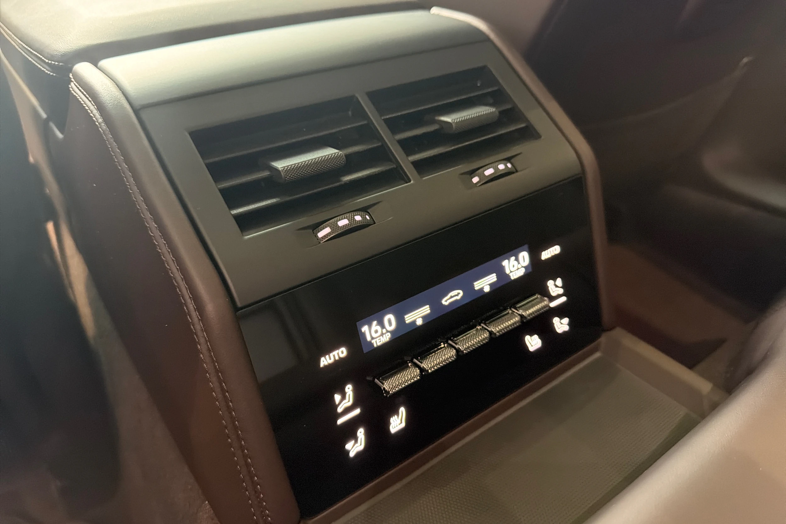 vihreä Porsche Panamera 2026 kuva 13.