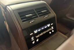 vihreä Porsche Panamera 2026 kuva 13.