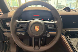 vihreä Porsche Panamera 2026 kuva 15.