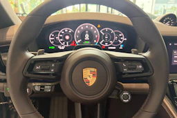 vihreä Porsche Panamera 2026 kuva 16.