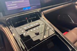 vihreä Porsche Panamera 2026 kuva 18.
