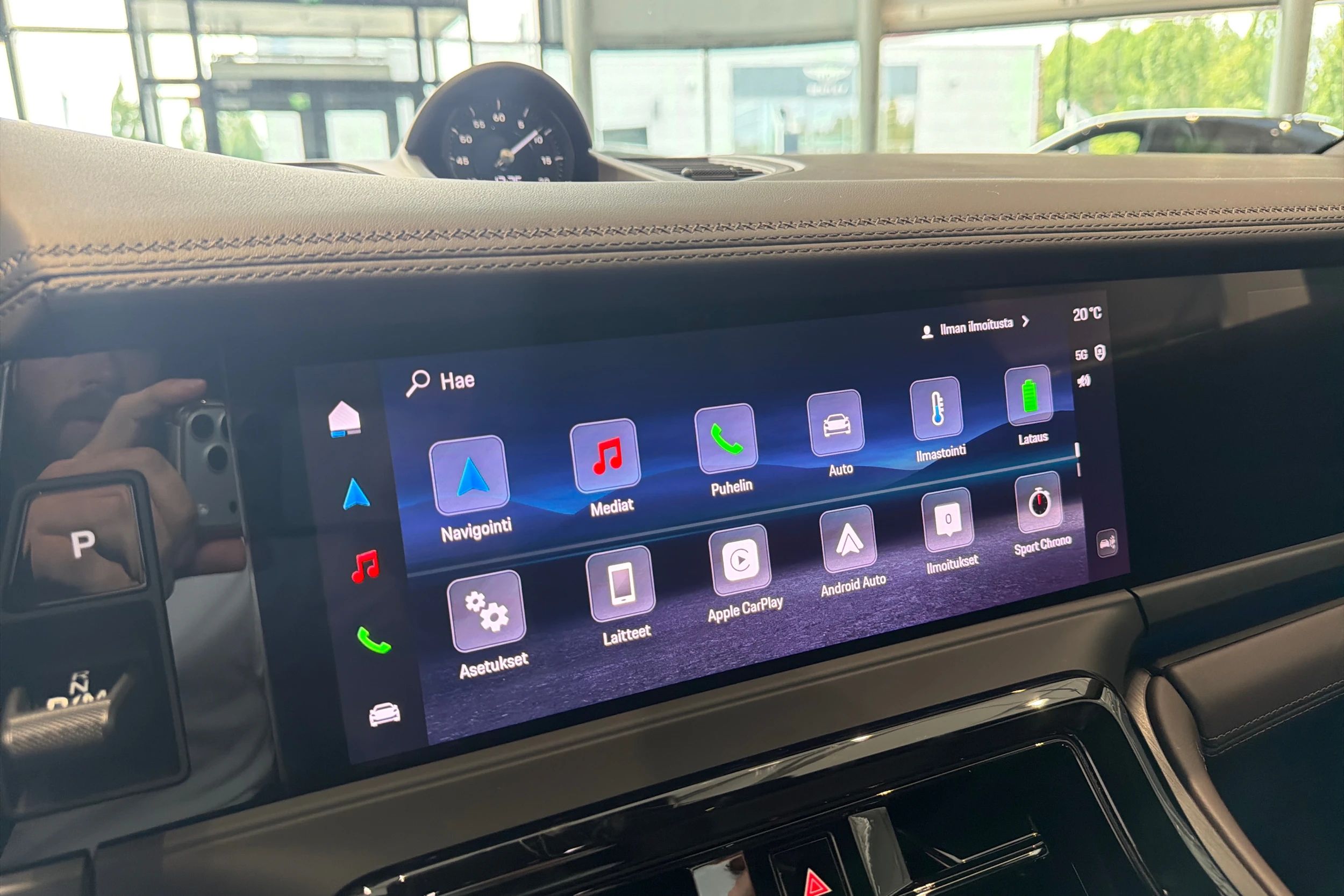 vihreä Porsche Panamera 2026 kuva 19.