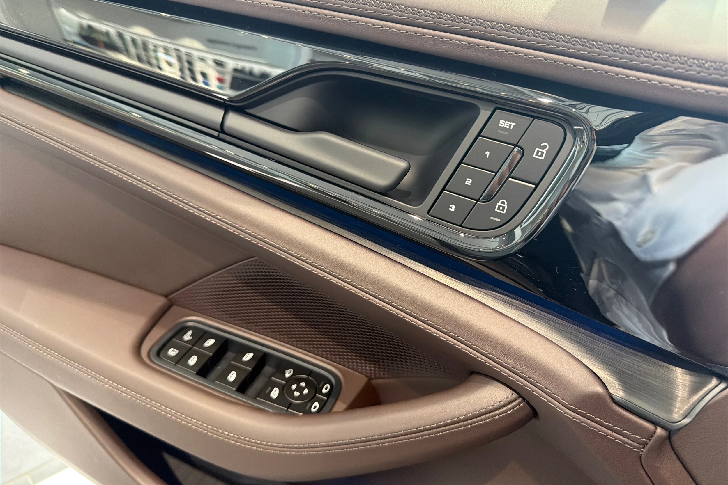 vihreä Porsche Panamera 2026 kuva 24.