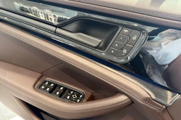 vihreä Porsche Panamera 2026 kuva 24.