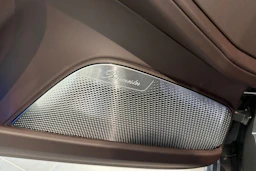 vihreä Porsche Panamera 2026 kuva 25.