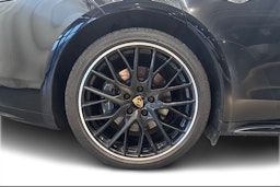 Musta Porsche Panamera 2018 kuva 9.
