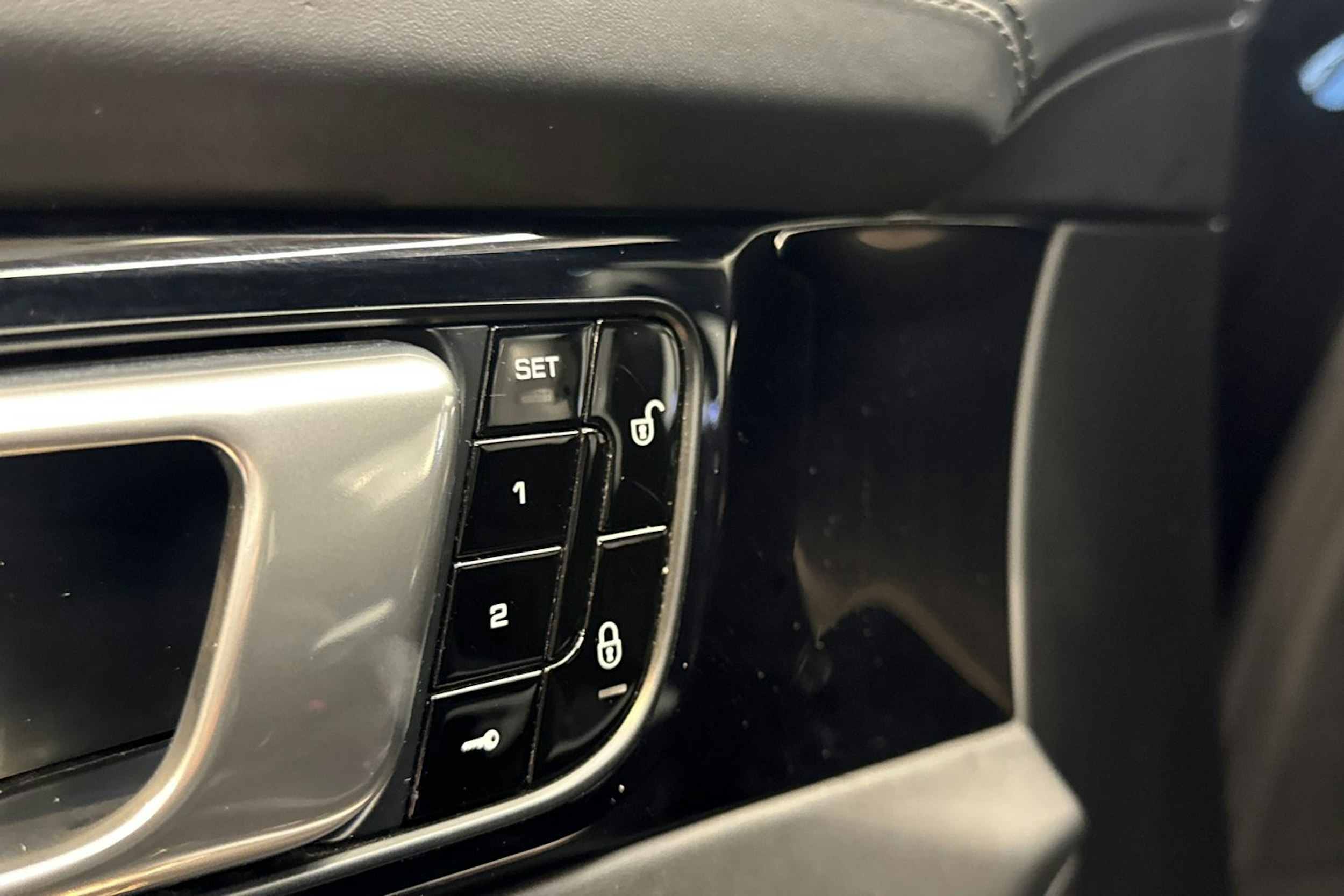 Musta Porsche Panamera 2018 kuva 10.