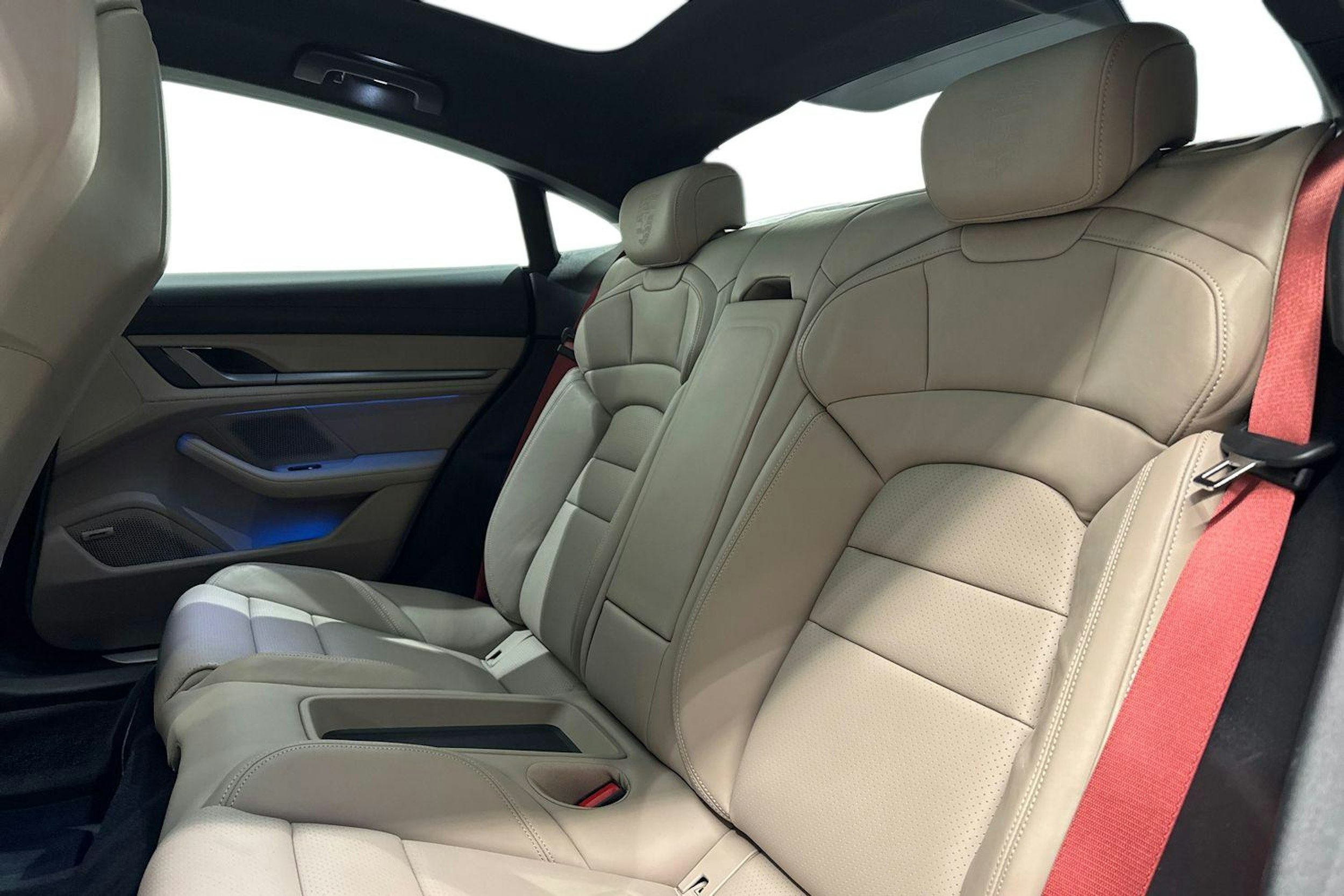 hopea Porsche Taycan 2020 kuva 8.