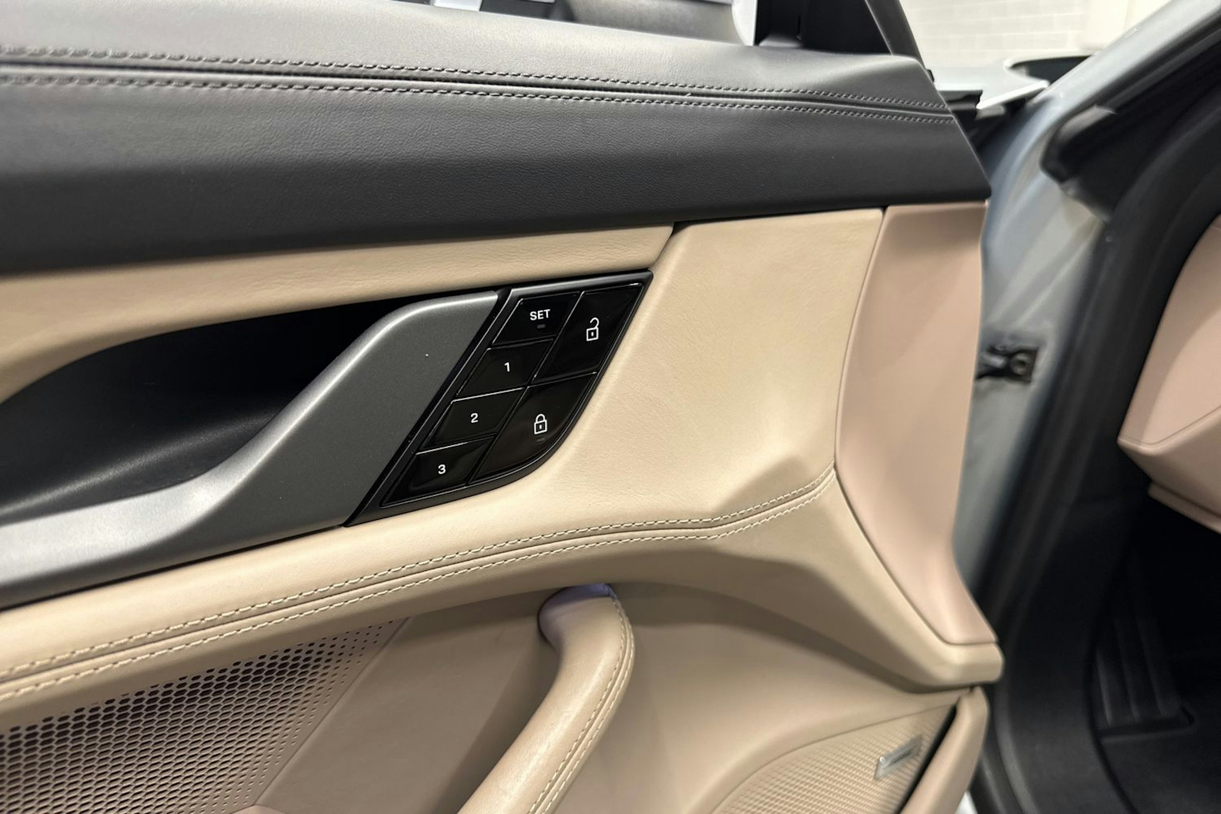 hopea Porsche Taycan 2020 kuva 11.