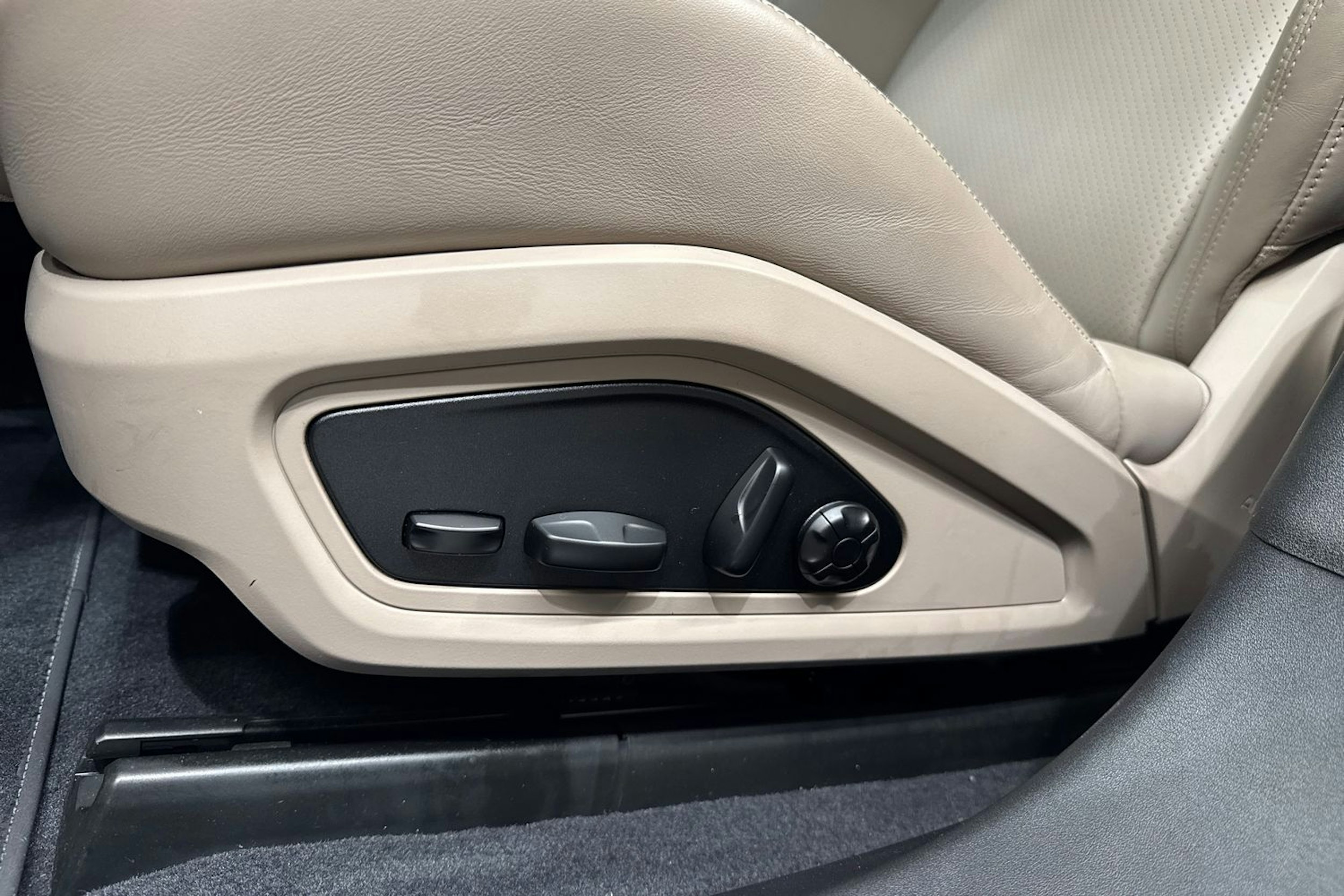 hopea Porsche Taycan 2020 kuva 12.