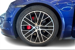 Sininen Porsche Taycan 2020 kuva 9.